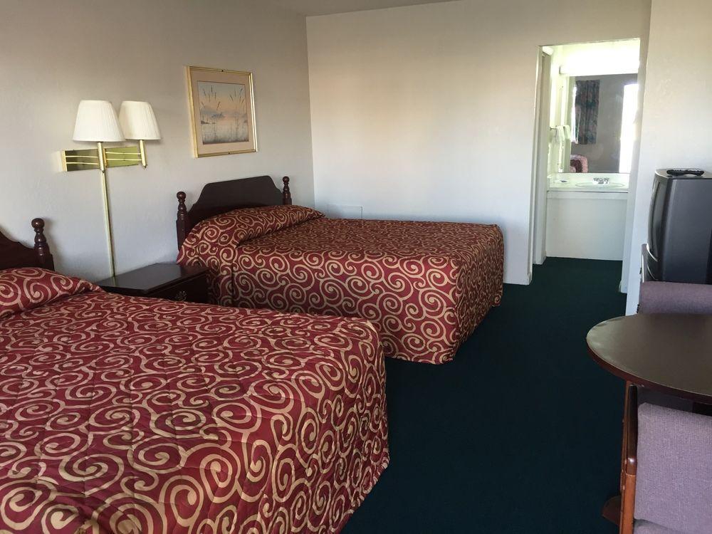 Economy Inn St. James Luaran gambar